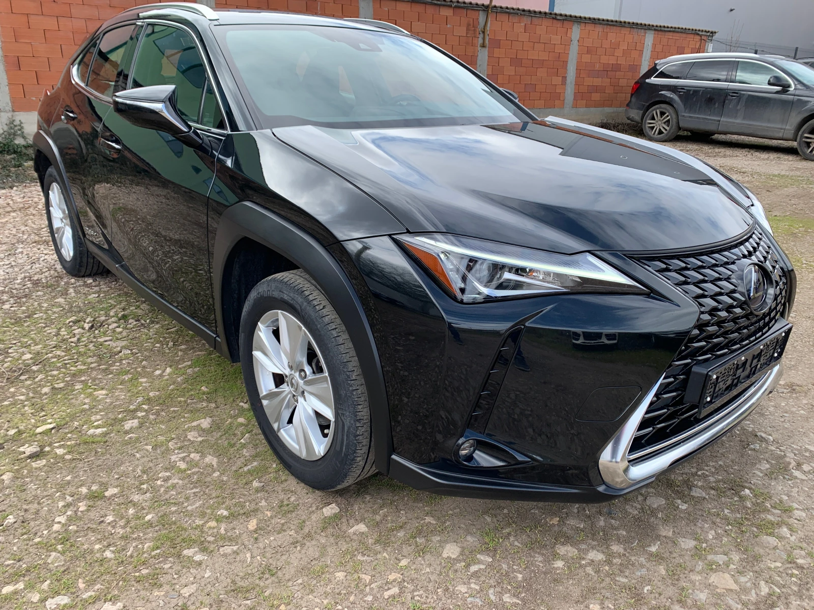 Lexus UX 250-Hybrid, снимка 3 - Автомобили и джипове - 53948067