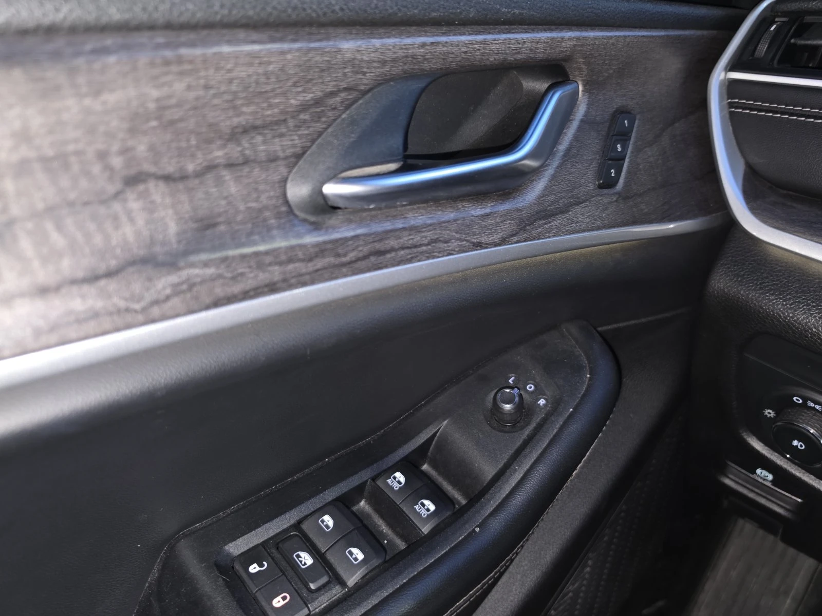 Jeep Grand cherokee 2023 Grand Cherkee LImited, снимка 7 - Автомобили и джипове - 54206732