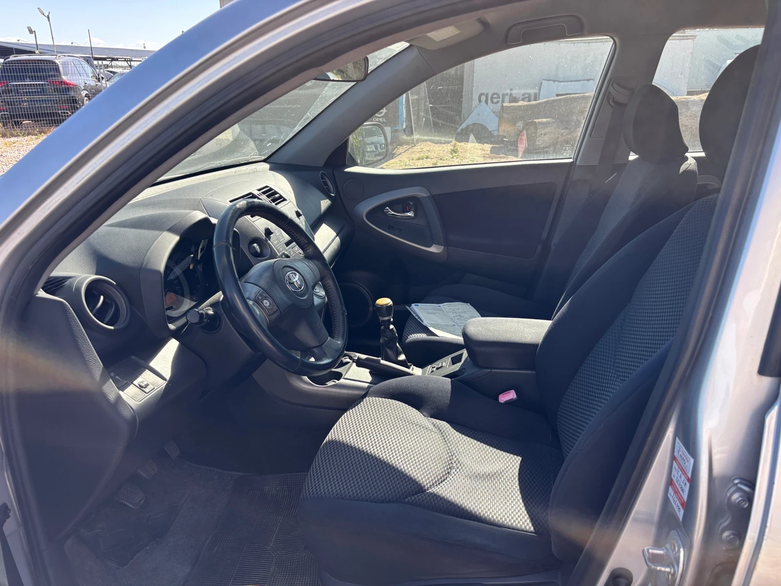Toyota Rav4 2.2 D-4D, снимка 7 - Автомобили и джипове - 54708565
