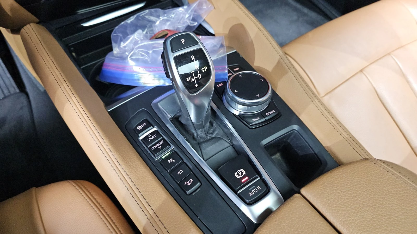 BMW X6 xDrive30d* ЛЮК* HUD* ПОДГРЕВ ВОЛАН* КРАЙНА ЦЕНА, снимка 8 - Автомобили и джипове - 55340530