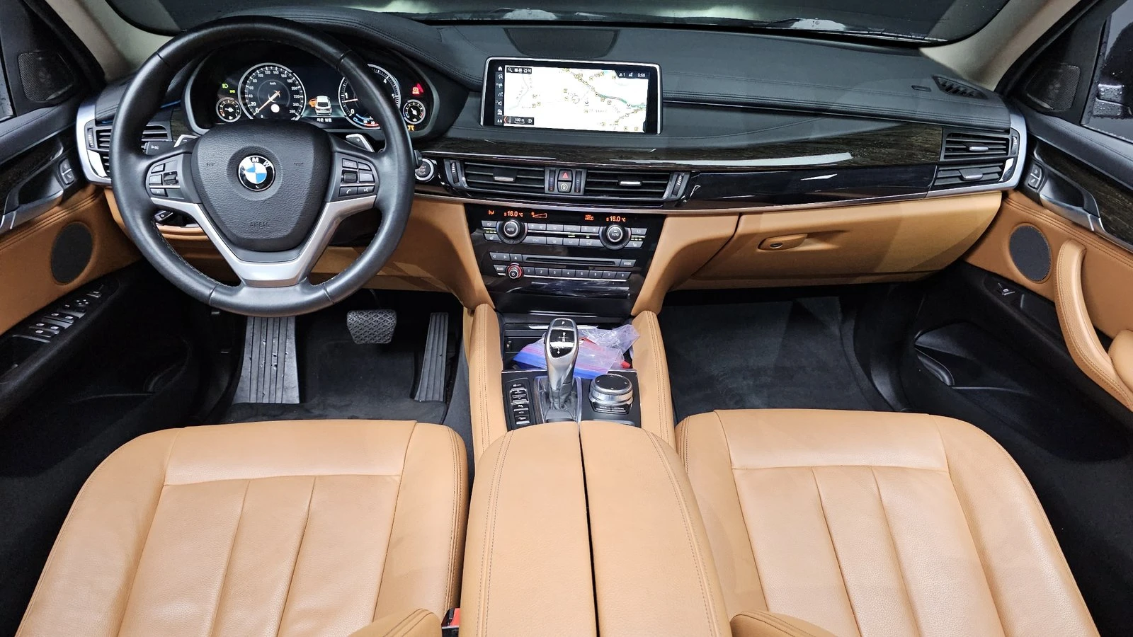 BMW X6 xDrive30d* ЛЮК* HUD* ПОДГРЕВ ВОЛАН* КРАЙНА ЦЕНА, снимка 6 - Автомобили и джипове - 55340530