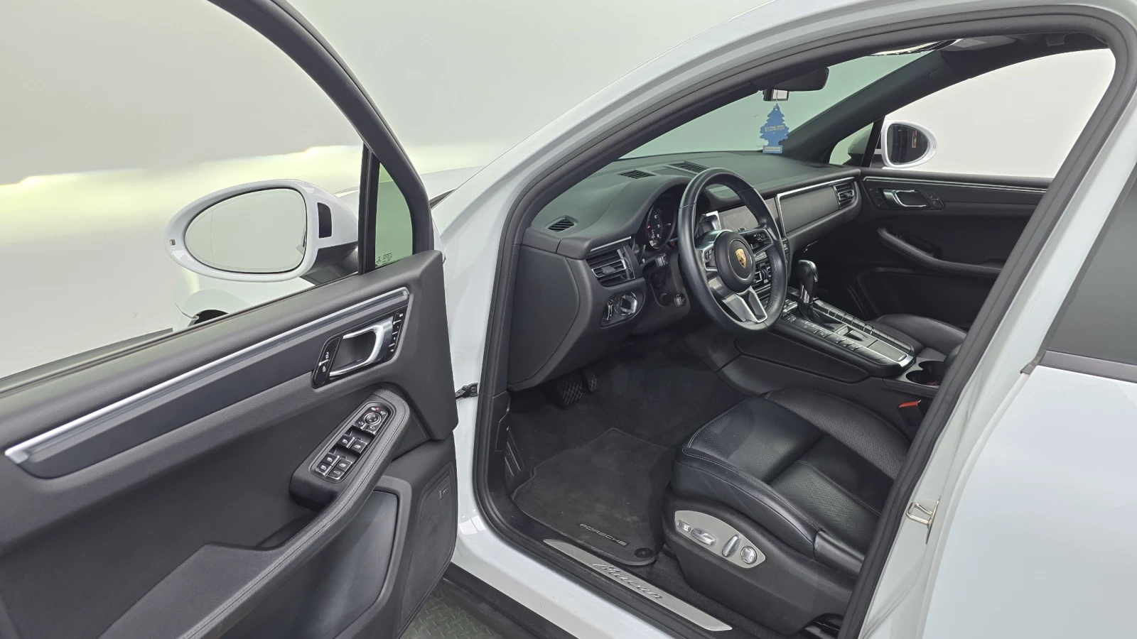 Porsche Macan ЕЛ. БАГАЖНИК* BLIND SPOT* 360* ЛЮК* КРАЙНА ЦЕНА, снимка 10 - Автомобили и джипове - 55608874