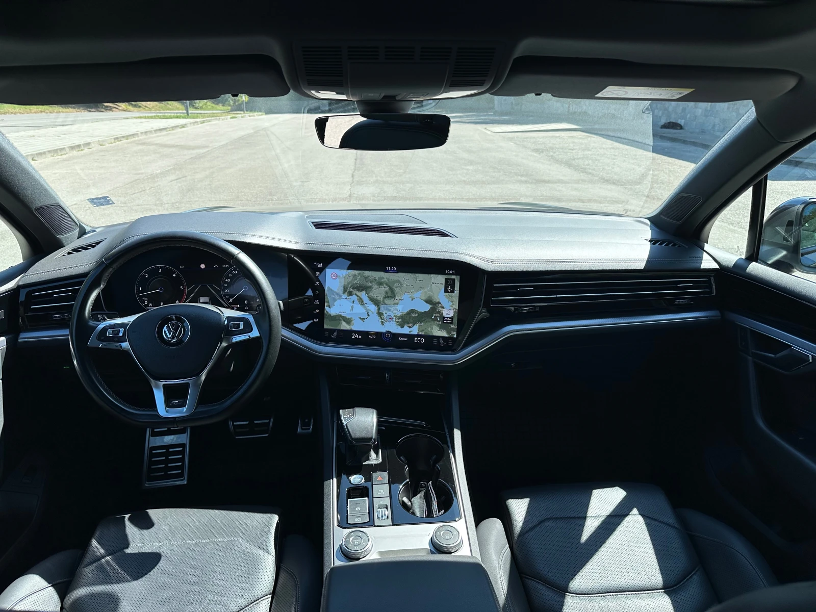 VW Touareg 3.0TDI R-line 286kc, снимка 15 - Автомобили и джипове - 56160684