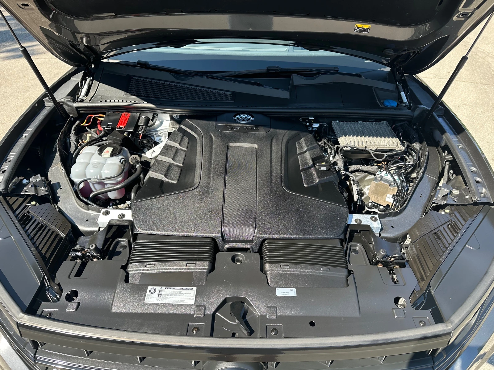 VW Touareg 3.0TDI R-line 286kc, снимка 9 - Автомобили и джипове - 56160684