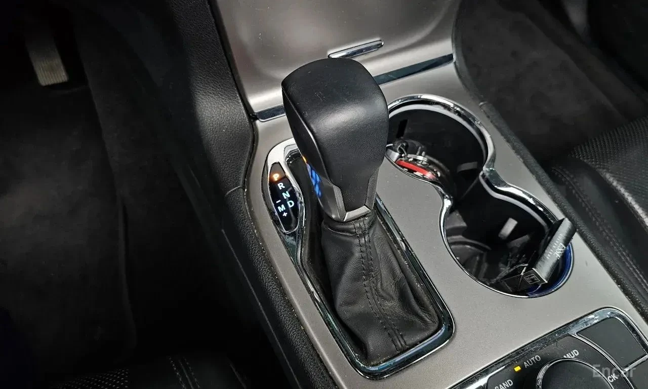 Jeep Grand cherokee, снимка 9 - Автомобили и джипове - 56706823
