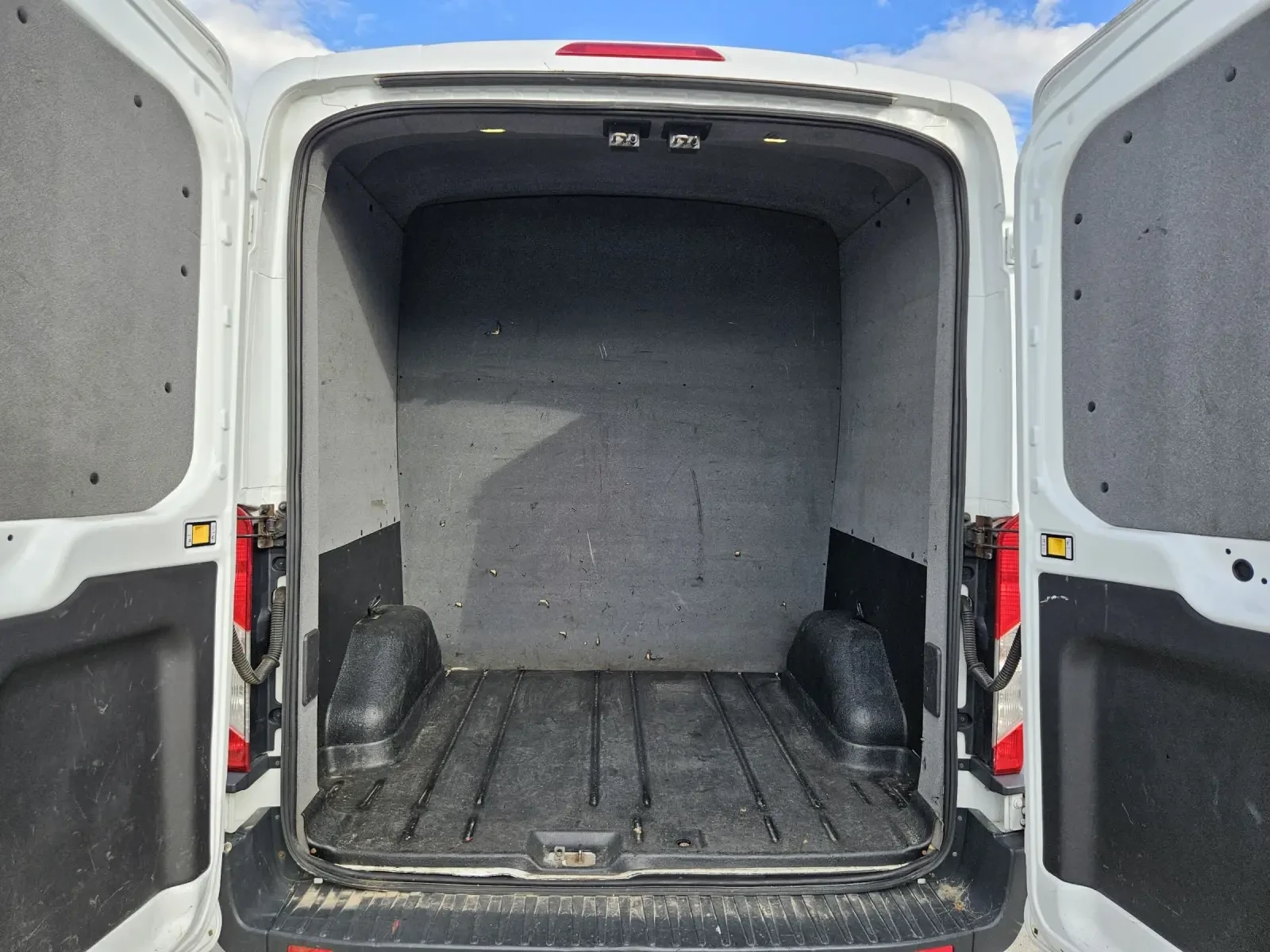 Ford Transit 2.2TDCI-155кс= 9МЕСТА= ТОВАРОПЪТНИЧЕСКИ= КЛИМАТИК  - изображение 9