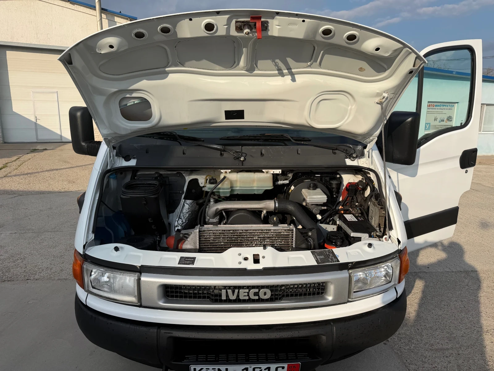 Iveco 35c15 Тристранен 150 коня, снимка 9 - Бусове и автобуси - 54168757