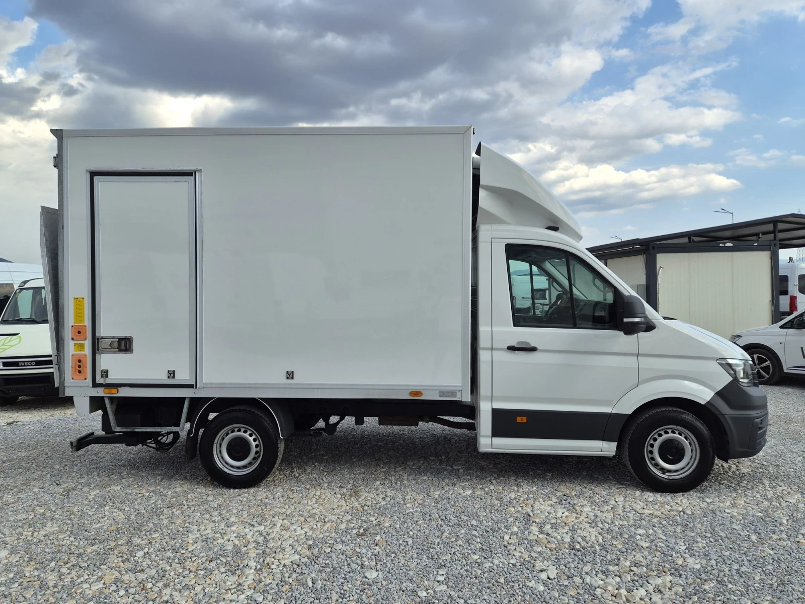 VW Crafter 2.0 TDI* Хладилен* Падащ борд* Нави* Климатик, снимка 6 - Бусове и автобуси - 55837148