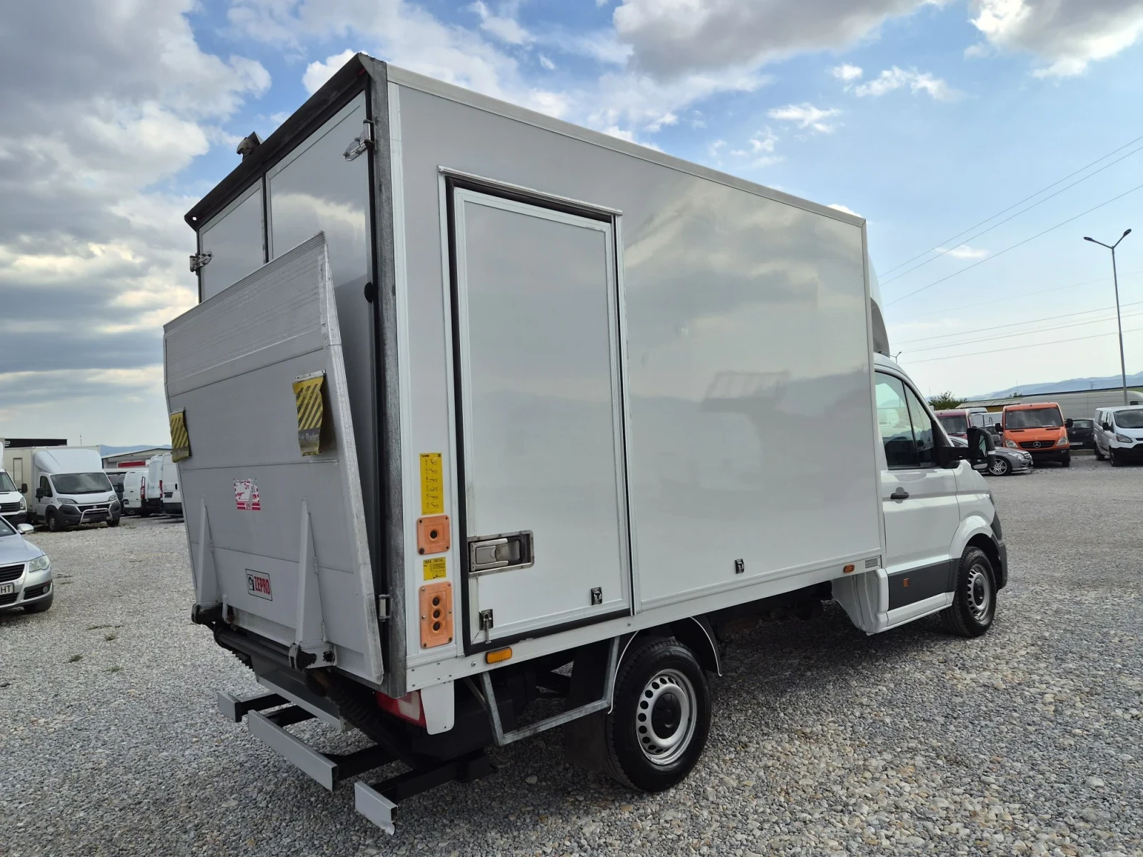 VW Crafter 2.0 TDI* Хладилен* Падащ борд* Нави* Климатик, снимка 5 - Бусове и автобуси - 55837148