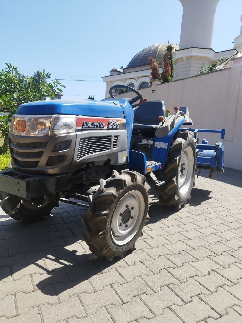 Трактор ISEKI, снимка 1 - Селскостопанска техника - 46358853