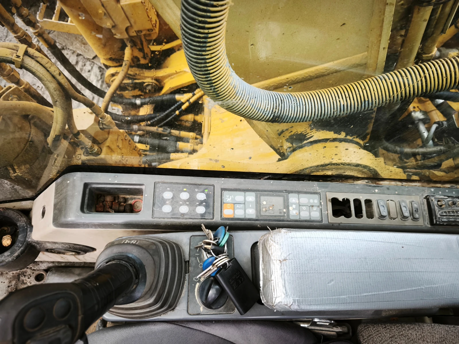 Багер Caterpillar 320 C, снимка 14 - Индустриална техника - 53959003