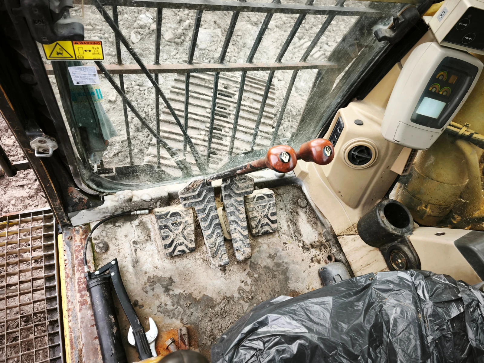 Багер Caterpillar 320 C, снимка 12 - Индустриална техника - 53959003