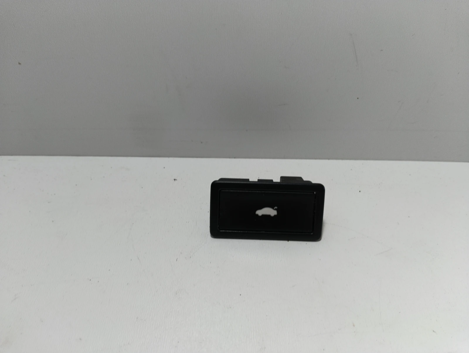 копче отваряне заден капак 3D0959831D Audi Q5