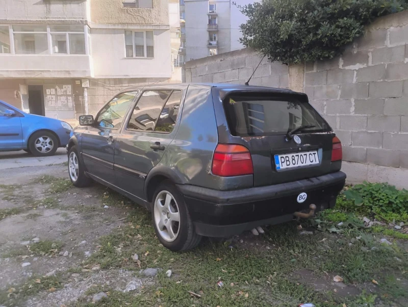 VW Golf 1.6, снимка 4 - Автомобили и джипове - 47425310