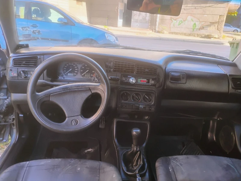 VW Golf 1.6, снимка 7 - Автомобили и джипове - 47425310