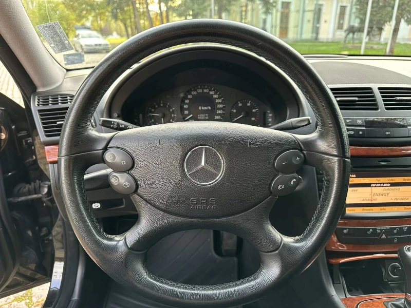 Mercedes-Benz E 220 CDI, снимка 10 - Автомобили и джипове - 47622188