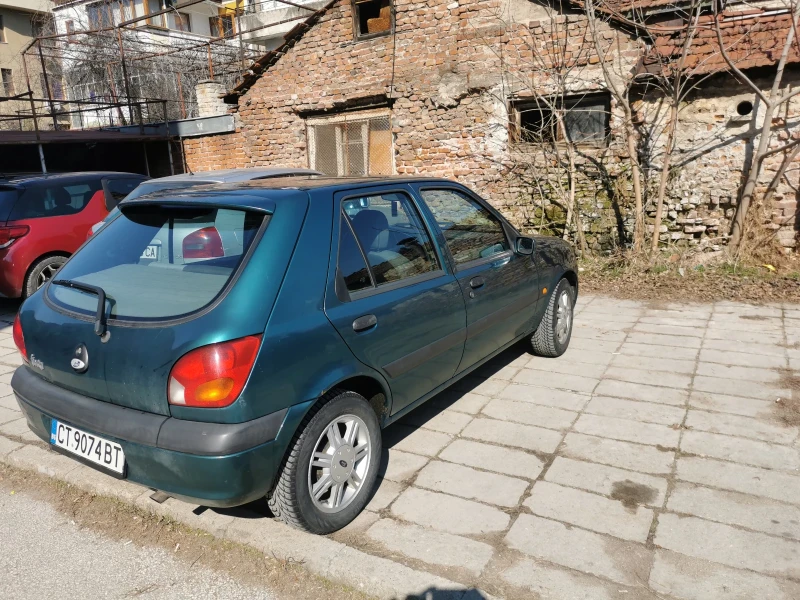 Ford Fiesta 1.8, снимка 6 - Автомобили и джипове - 49249586