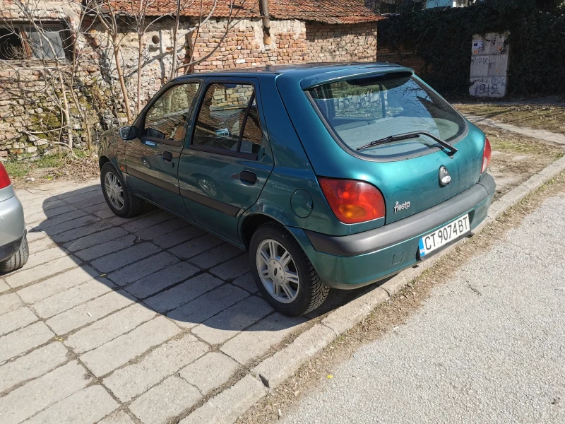 Ford Fiesta 1.8, снимка 4 - Автомобили и джипове - 49249586