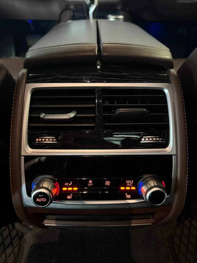 BMW 730 d* xDrive* FULL Екстри* M PACKET * HEAD UP* Шибеда, снимка 7 - Автомобили и джипове - 51472065