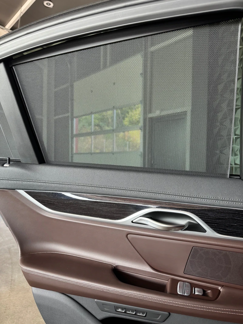 BMW 730 d* xDrive* FULL Екстри* M PACKET * HEAD UP* Шибеда, снимка 8 - Автомобили и джипове - 51472065