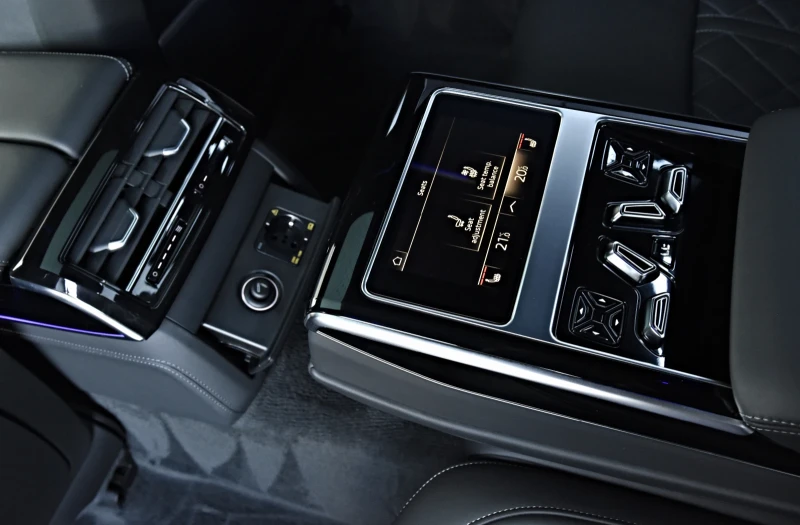 Audi A8 5.0TDI SPORT PAKET TV B&O DIGITAL OLED S8-SITZE, снимка 16 - Автомобили и джипове - 51900485