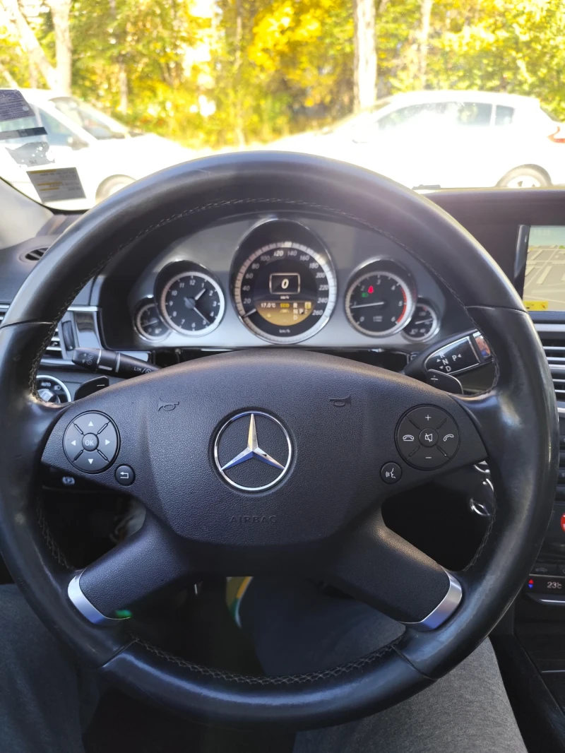 Mercedes-Benz E 250 Avantgarde , снимка 17 - Автомобили и джипове - 52263717