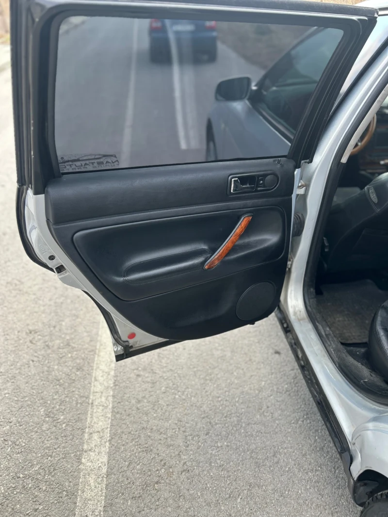 VW Passat, снимка 7 - Автомобили и джипове - 52358727