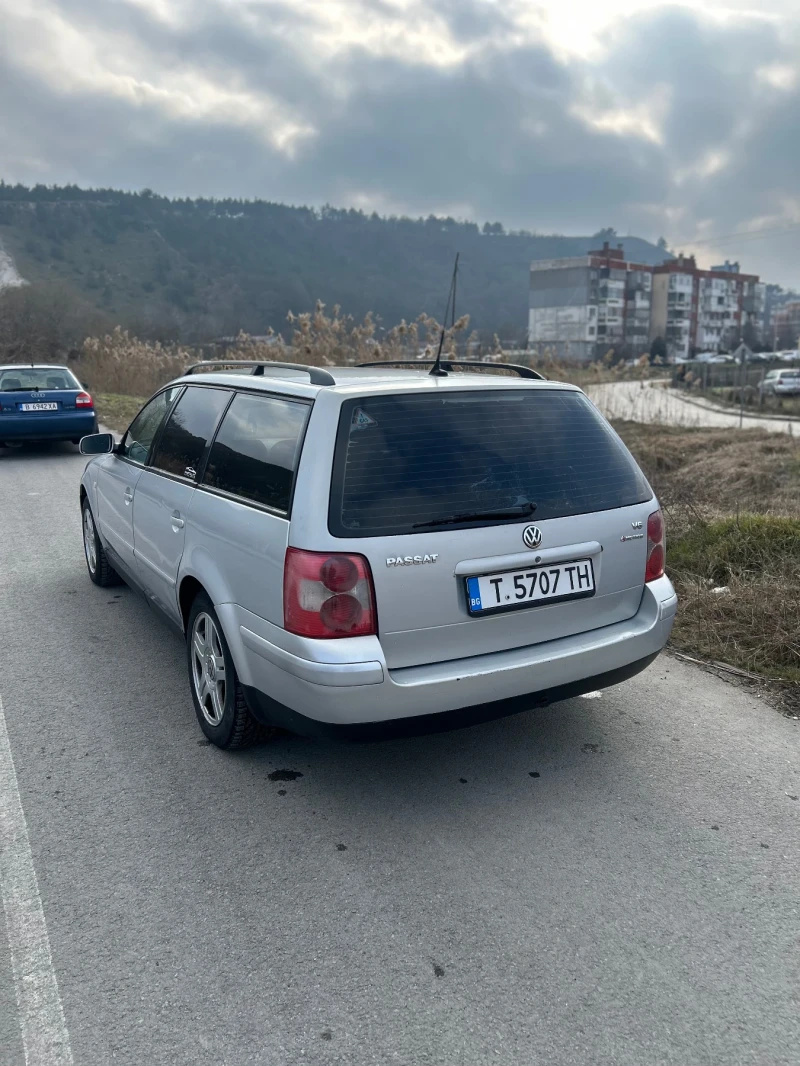 VW Passat, снимка 10 - Автомобили и джипове - 52358727
