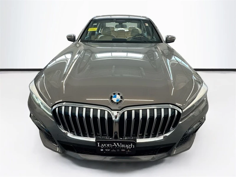 BMW 740 Nardo Gray* B58* HeadUp* Harman Kardon* Mасаж, снимка 2 - Автомобили и джипове - 52886248