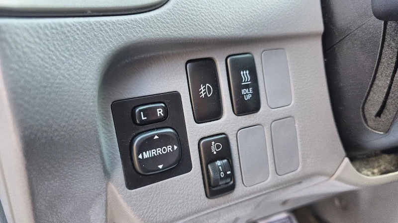 Toyota Avensis verso 2.0d4d 116k.c. 7 местна, снимка 9 - Автомобили и джипове - 52943383