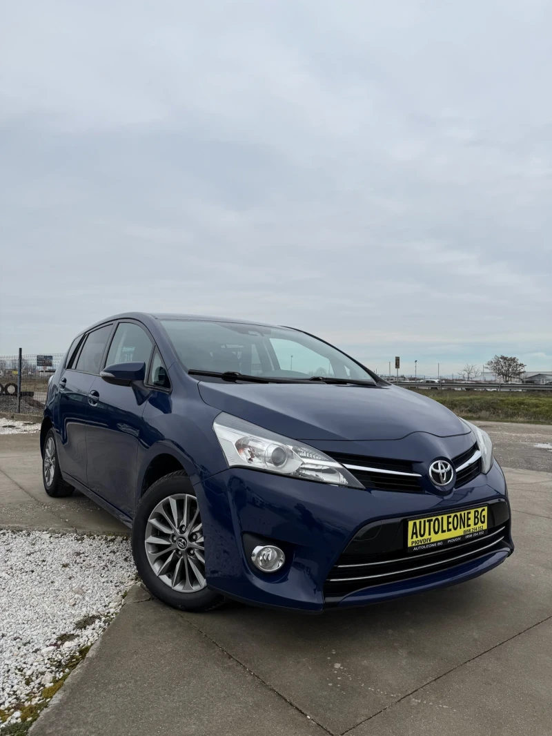 Toyota Verso 1.6 VVT-i, снимка 3 - Автомобили и джипове - 53481857