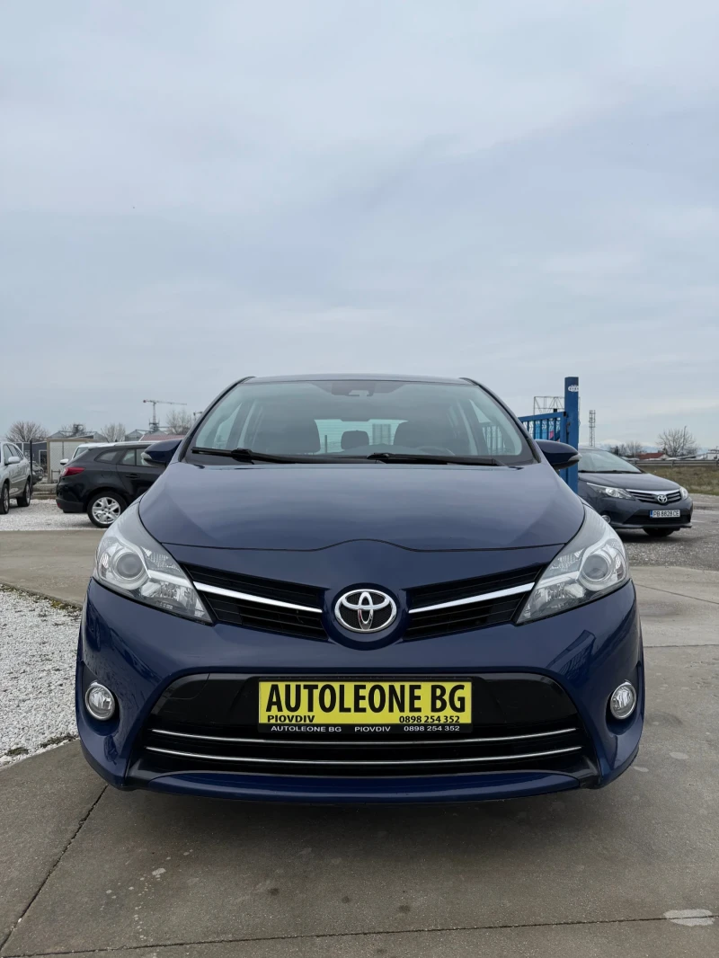 Toyota Verso 1.6 VVT-i, снимка 2 - Автомобили и джипове - 53481857