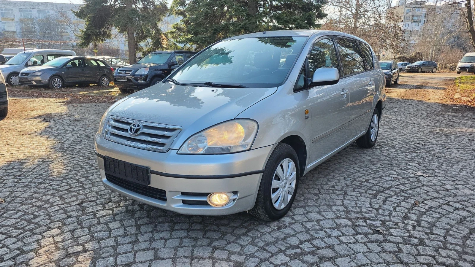 Toyota Avensis verso 2.0d4d 116k.c. 7 местна, снимка 1