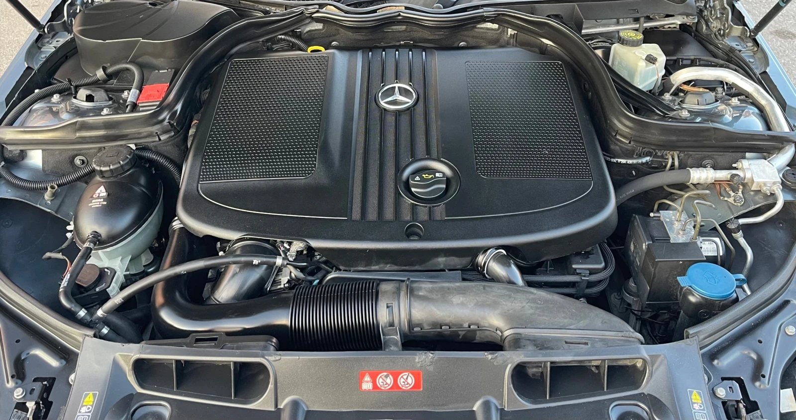 Mercedes-Benz C 220 CDI FACELIFT Напълно обслужен !  - изображение 7
