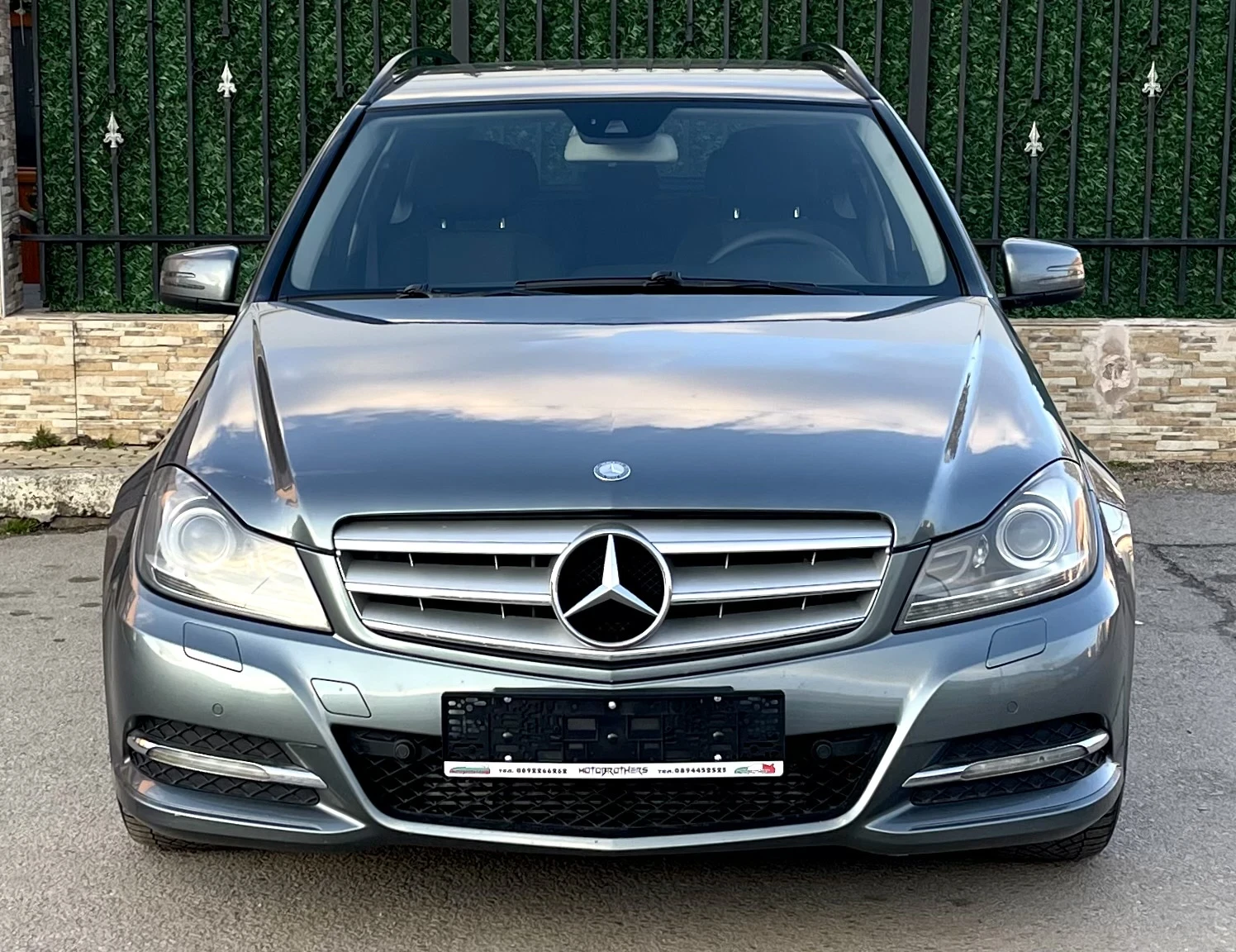 Mercedes-Benz C 220 CDI FACELIFT Напълно обслужен !  - изображение 2