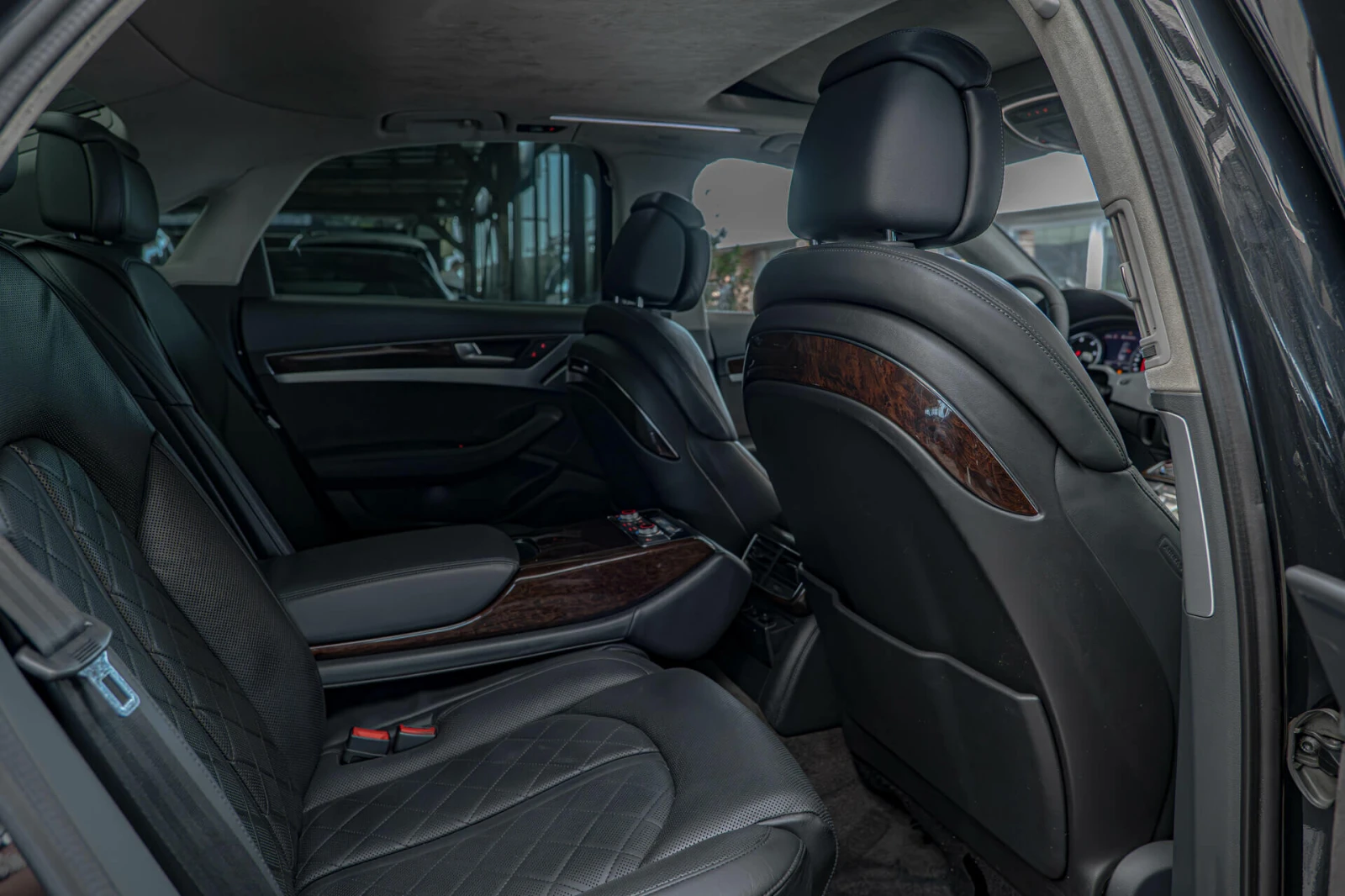Audi A8 4.2TDI/Обдухване/Алкантар/Камера/Шибедах - изображение 9