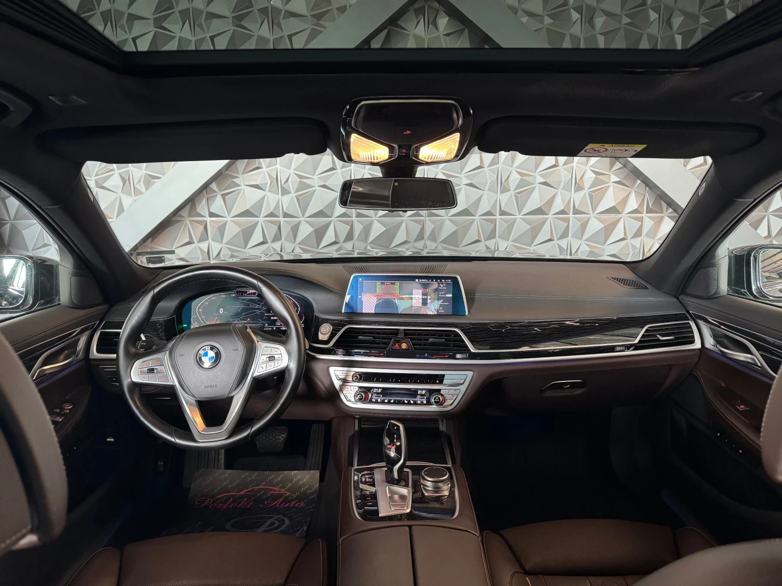 BMW 730 d* xDrive* FULL Екстри* M PACKET * HEAD UP* Шибеда - изображение 9
