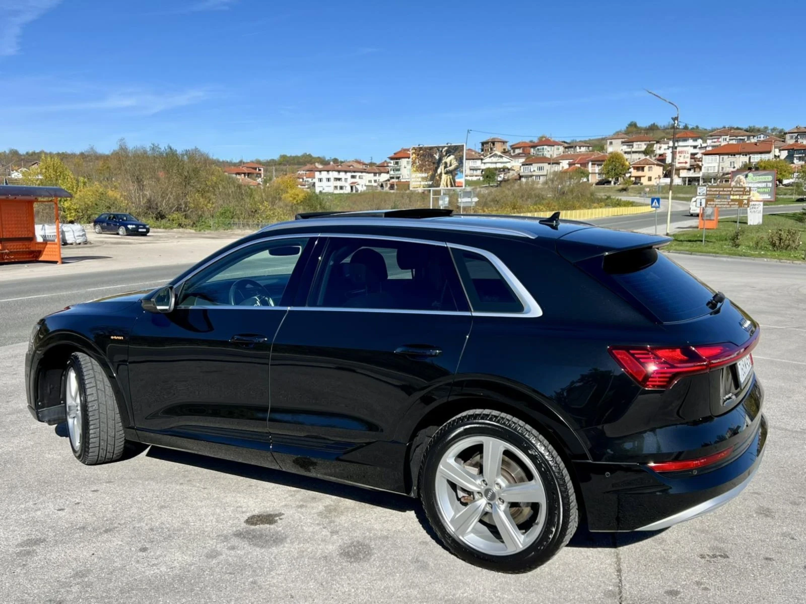 Audi E-Tron 50/AWD/313hp/Кожа/Панорама - изображение 6