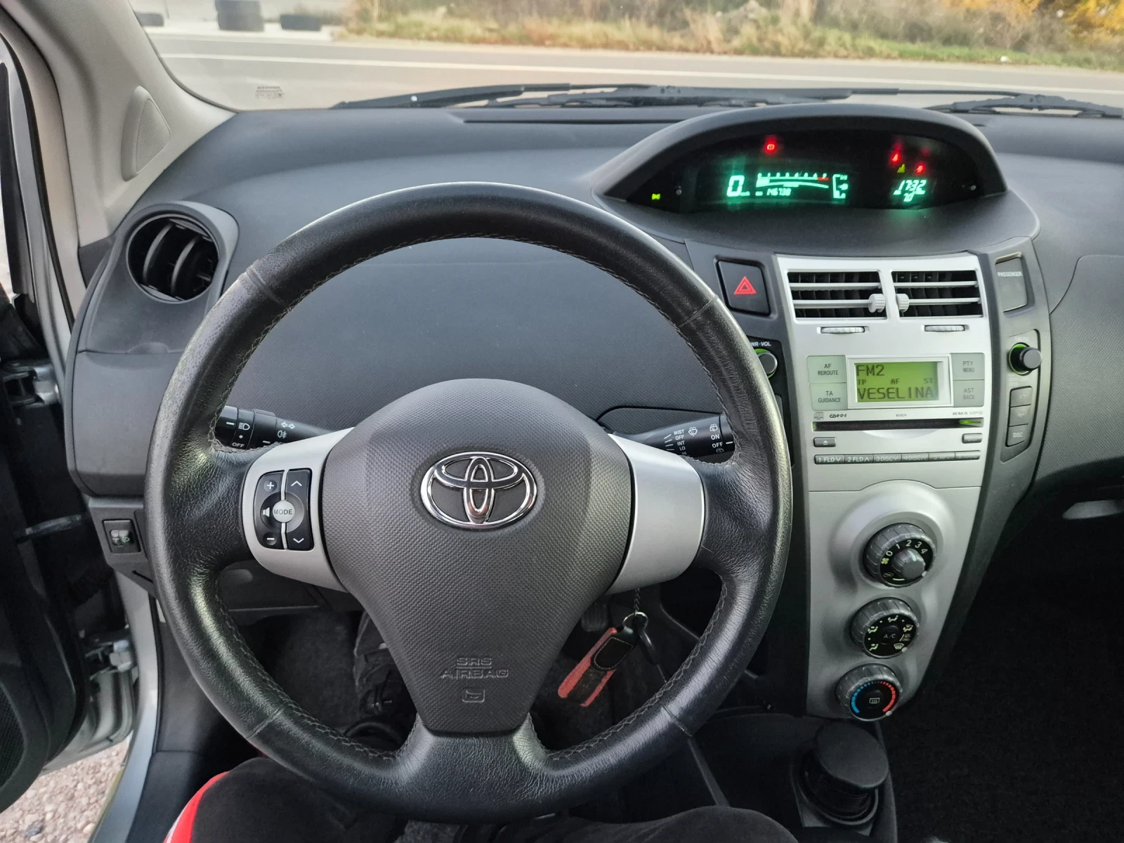 Toyota Yaris 1.3 Benzin  | Mobile.bg   17