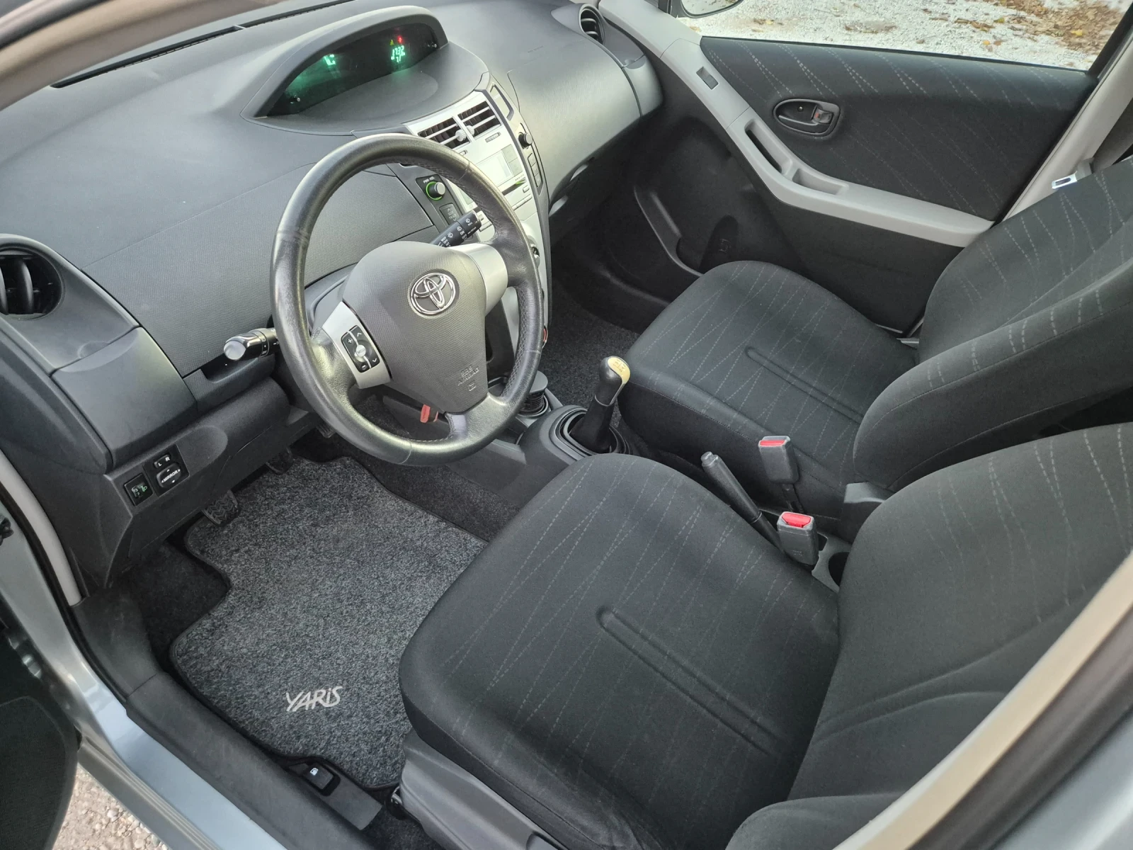 Toyota Yaris 1.3 Benzin  | Mobile.bg   15