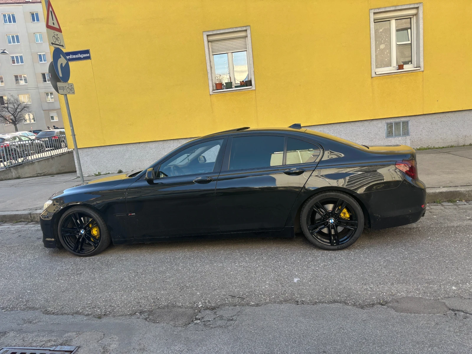 BMW 740  - изображение 4