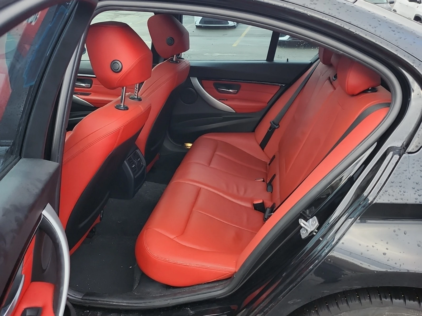 BMW 330 M PACK * * RED INTERIOR * * CARFAX * * АВТО КРЕДИТ - изображение 10