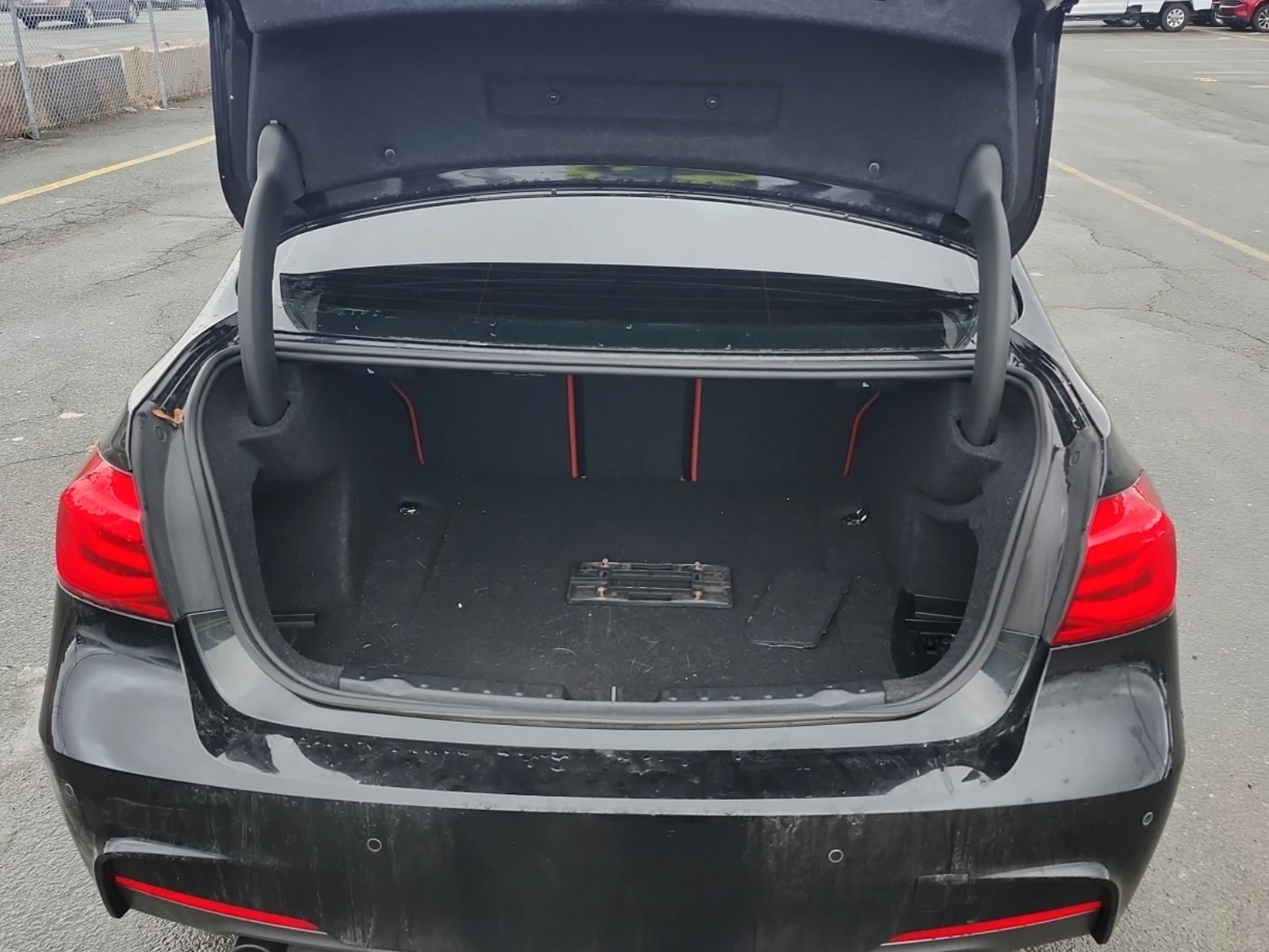 BMW 330 M PACK * * RED INTERIOR * * CARFAX * * ���� ������ | Mobile.bg � ����������� 12