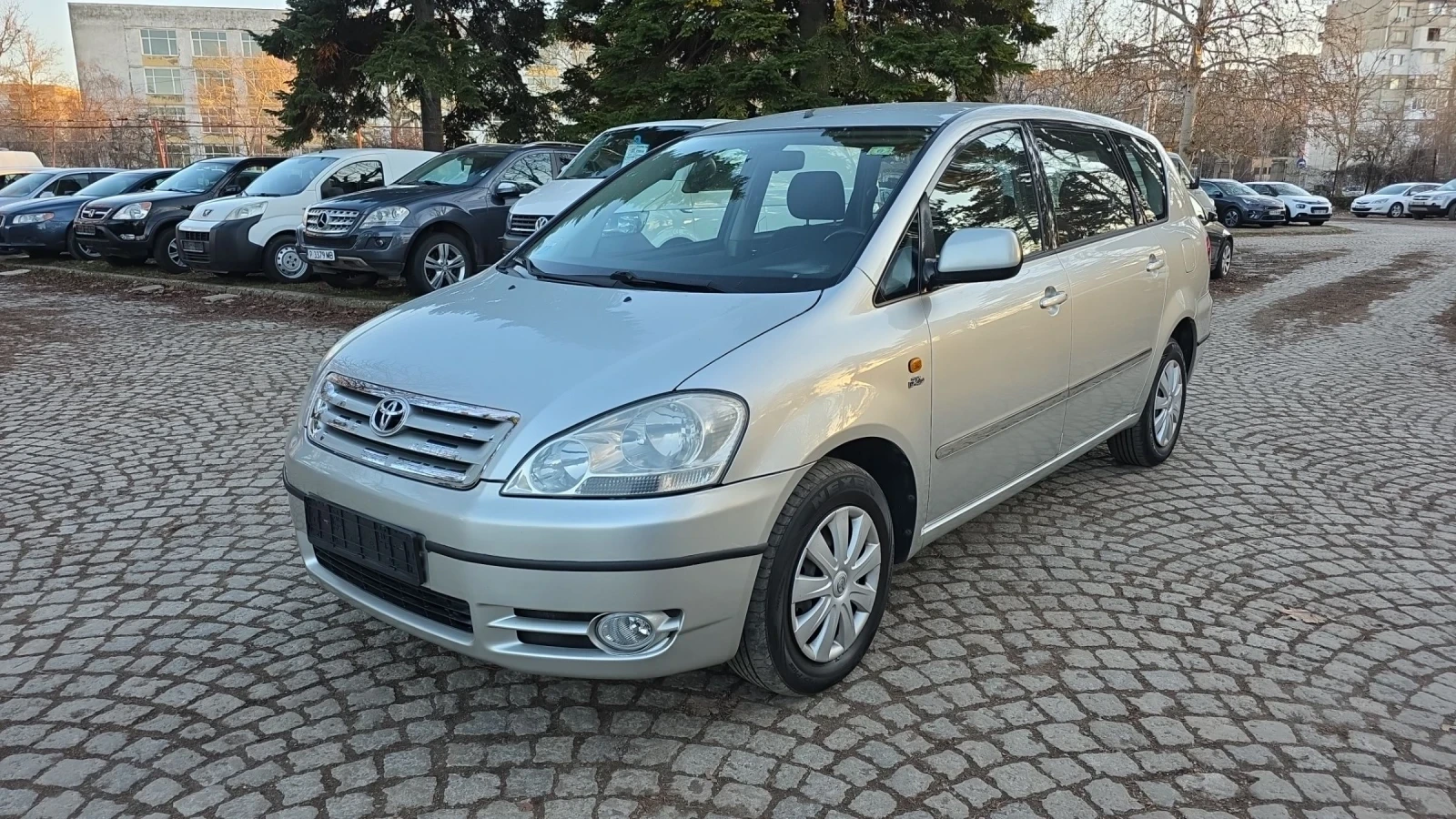 Toyota Avensis verso 2.0d4d 116k.c. 7 местна