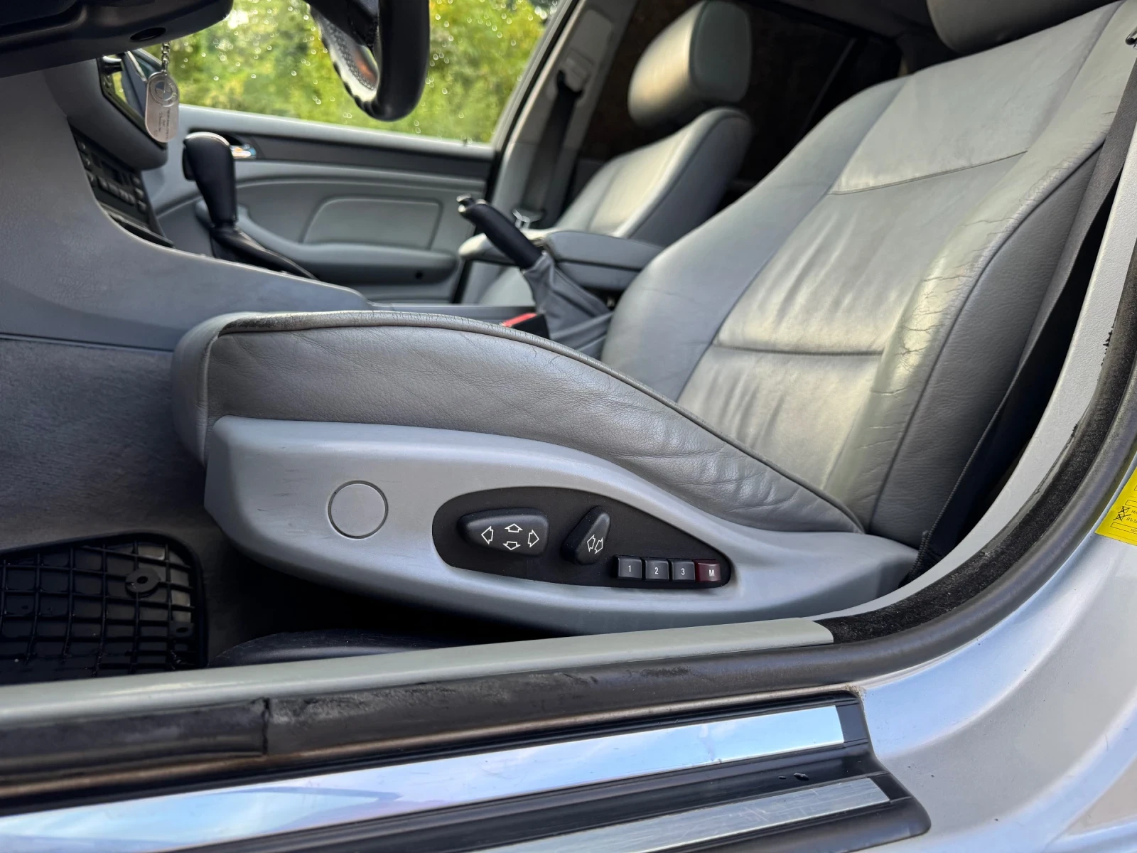 BMW 330, снимка 9 - Автомобили и джипове - 53893060