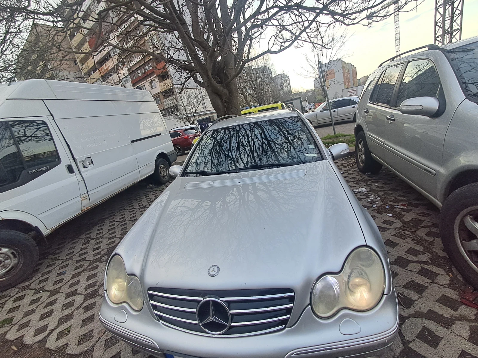 Mercedes-Benz C 220 CDI Avangarde, снимка 3 - Автомобили и джипове - 54045040