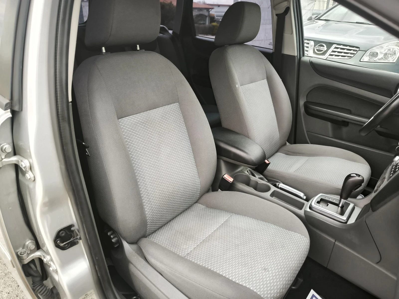 Ford Focus 1.6CTDI, снимка 8 - Автомобили и джипове - 54268411