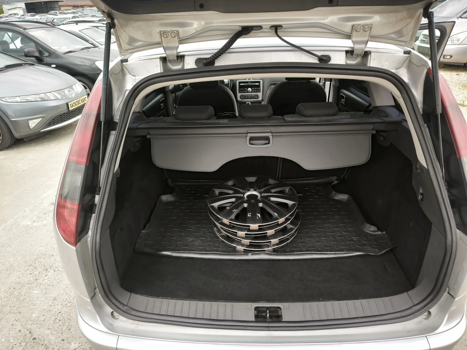 Ford Focus 1.6CTDI, снимка 12 - Автомобили и джипове - 54268411