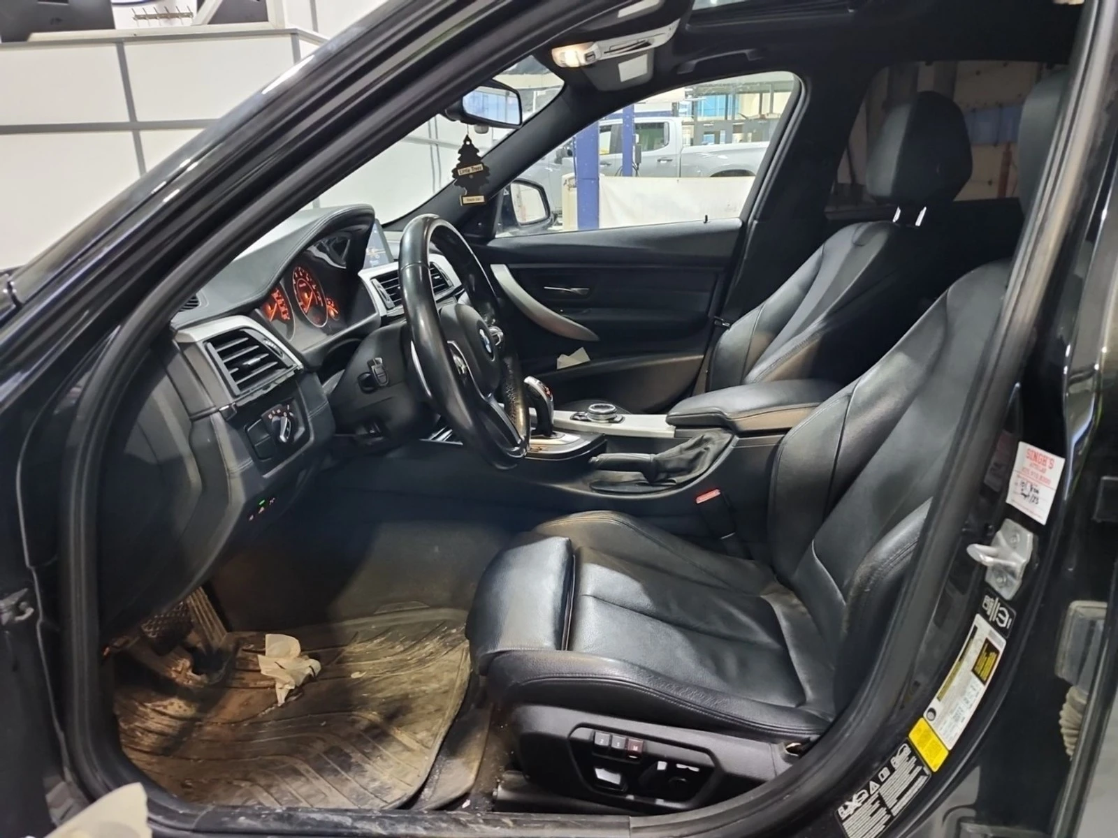 BMW 335 MPACK* ПОДГРЕВ* КАМЕРА* KEYLESSHARMAN* , снимка 6 - Автомобили и джипове - 54417546