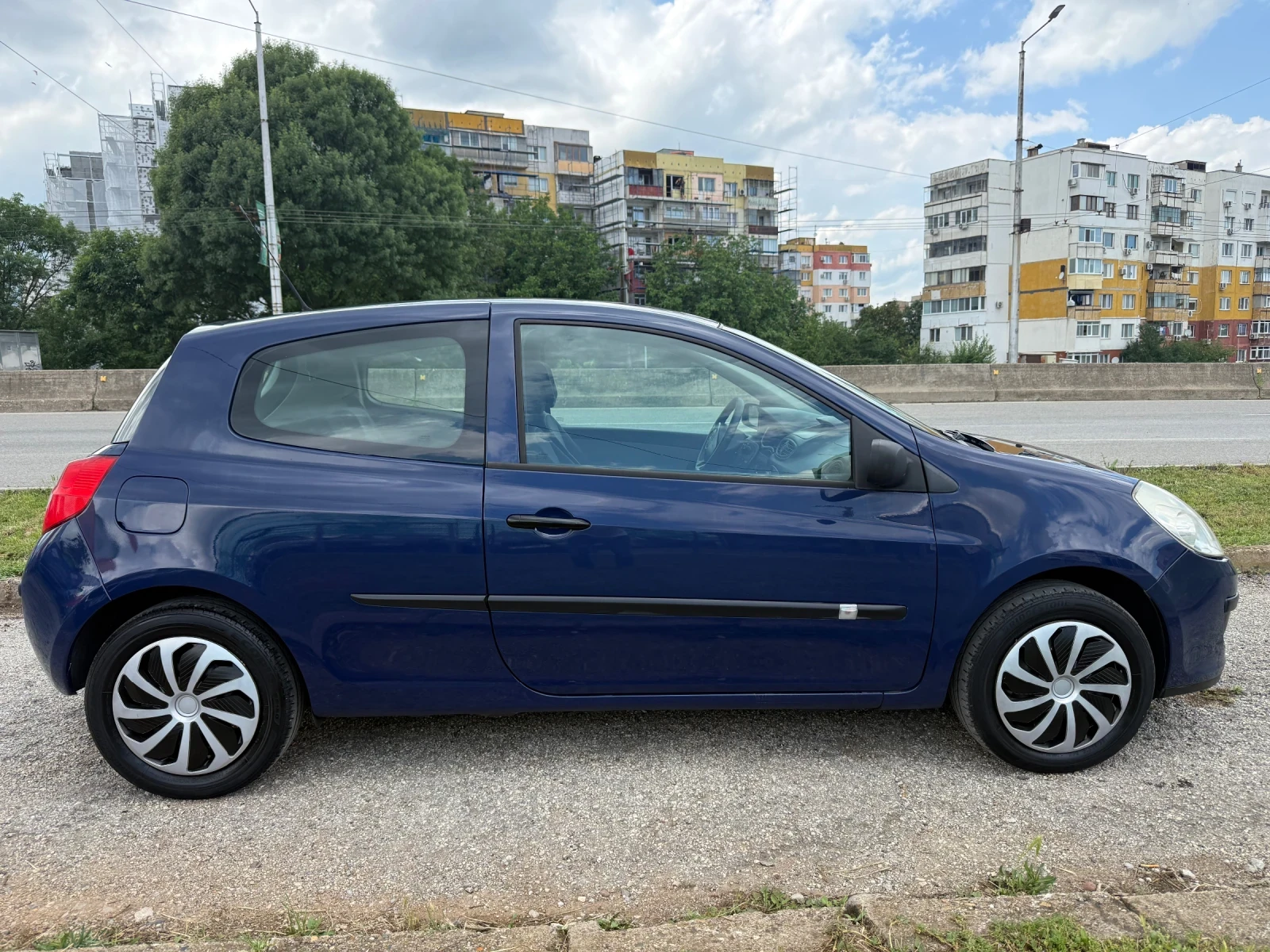 Renault Clio 1.2 газ-бензин, снимка 2 - Автомобили и джипове - 54791967